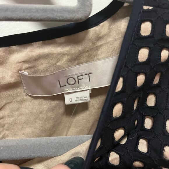 NWT LOFT Navy & Tan Eyelet Dress Size 0 - Picture 12 of 14